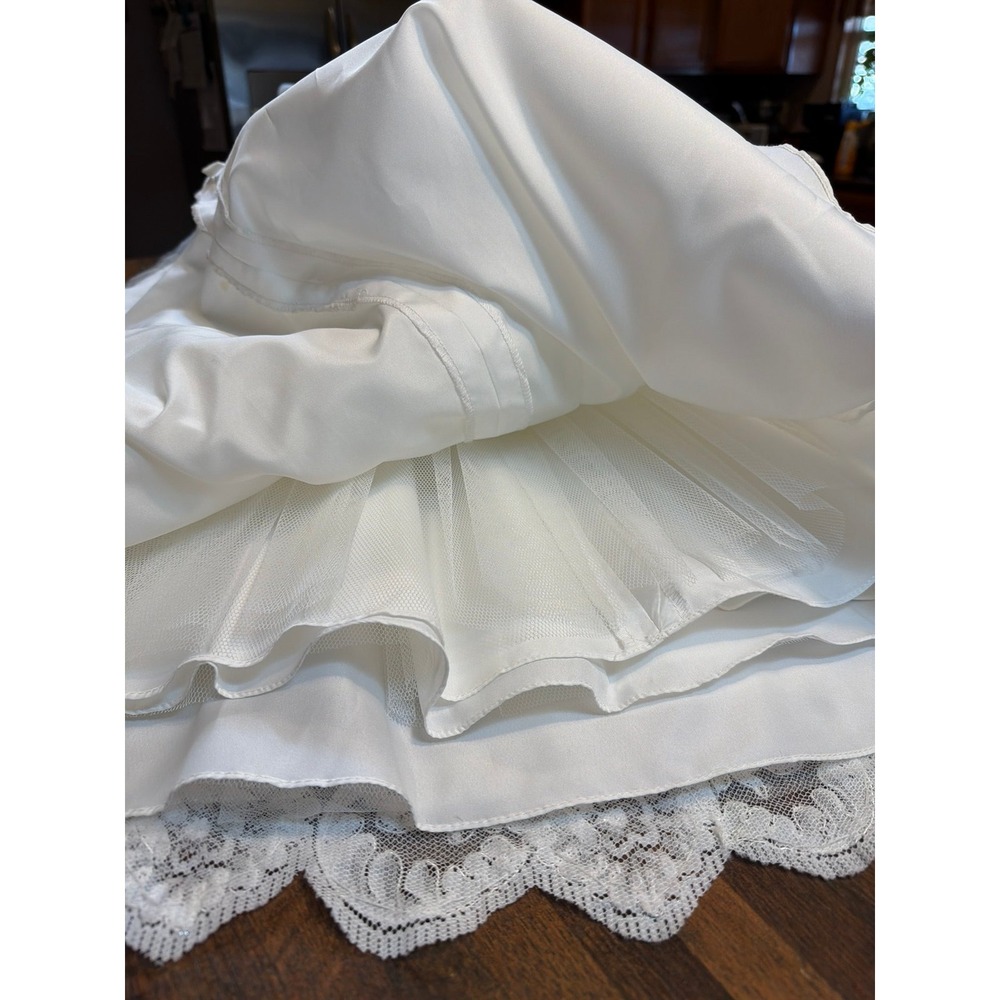 Michelangelo stunning flower girl dress Size 3. Ivory. David's Bridal - Picture 11 of 12